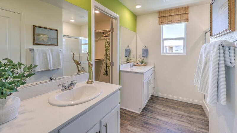 Building Photo - 2625 Dahlia Fls Ave