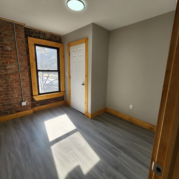 Building Photo - 295-297 Congress St