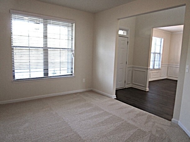 Building Photo - 97 Victoria Heights Dr