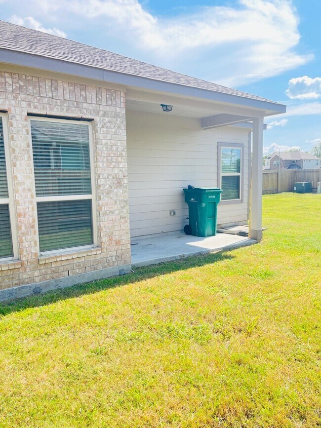 Building Photo - 10314 Birch Peak Dr
