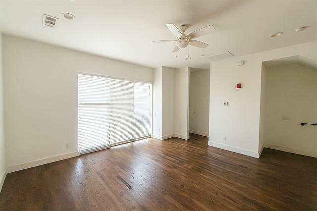 Building Photo - 1931 N Prairie Ave