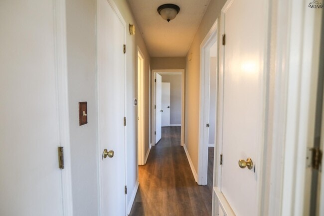 Building Photo - 5403 Hooper Dr