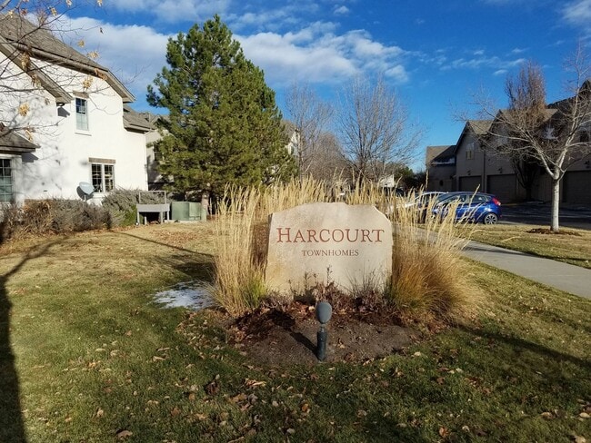 Building Photo - Stunning 4 Bedroom 3.5 Bath Lowry Townhome...