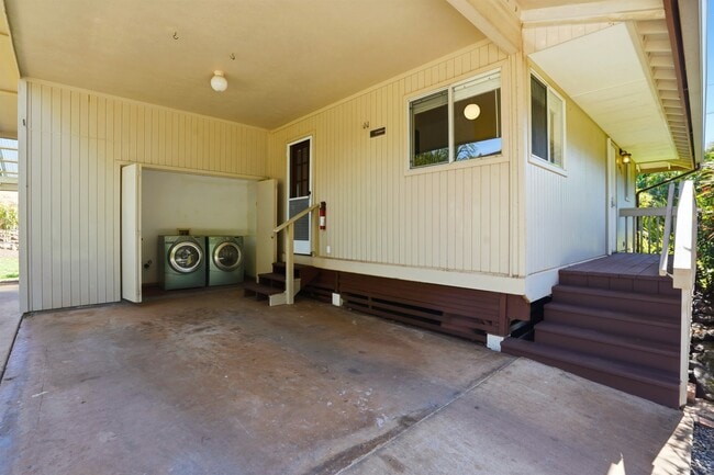 Building Photo - 753 Launa Dr