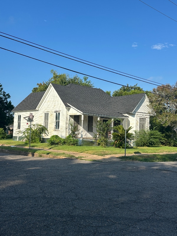 Building Photo - 30 16th St