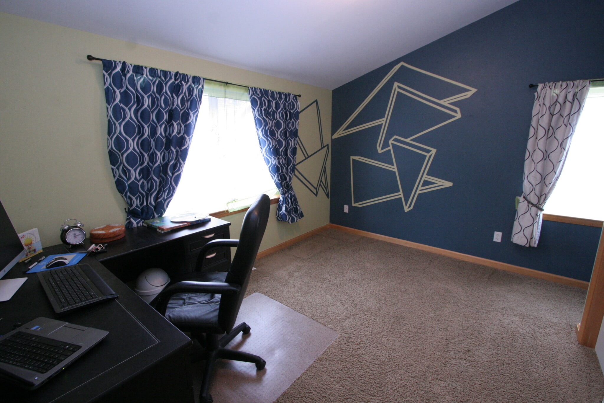 Spacious Bedroom w/ensuite - 10734 Whitman Ave N