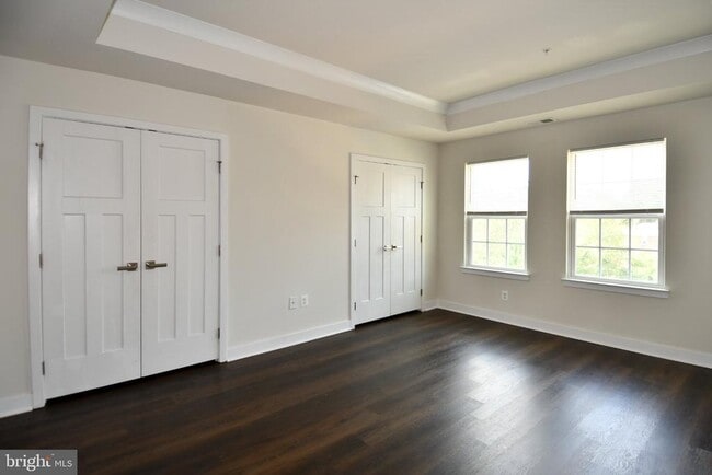 Building Photo - 4917 Crest View Dr