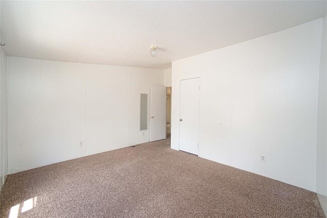 Building Photo - 16495 Taurus Ct
