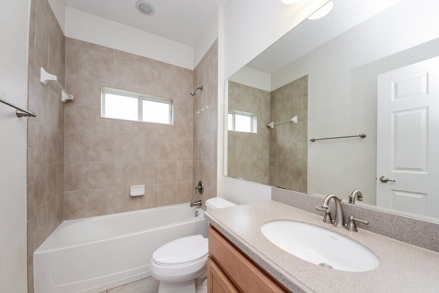 Building Photo - 5516 Cape Hatteras Dr