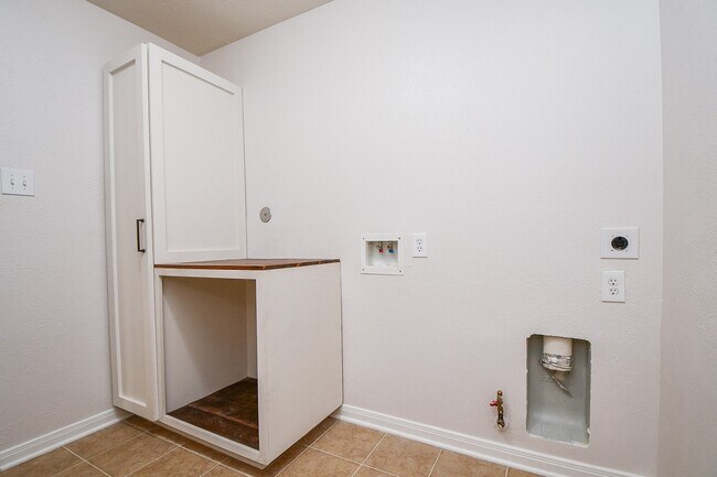 Building Photo - 15122 Heron Meadow Ln