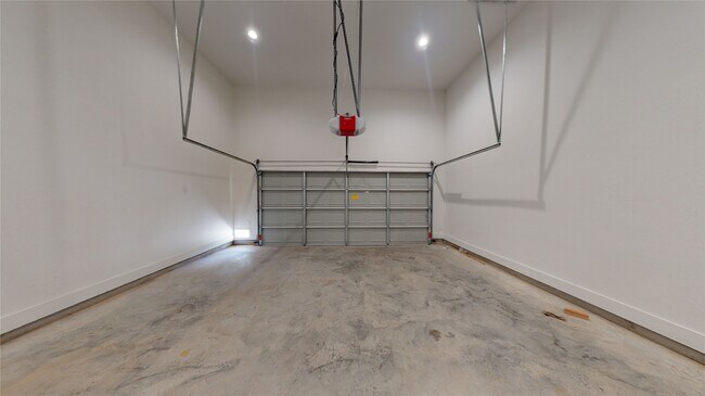 Building Photo - 806 E 39th St