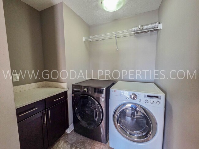 Building Photo - 4-Bedroom Walkout with 3-Car Garage in Waukee Schools