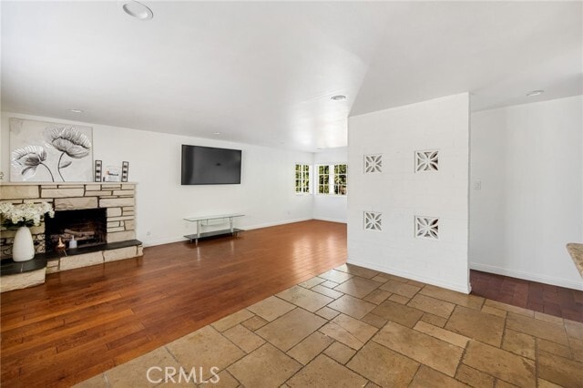 Building Photo - 7044 White Oak Ave