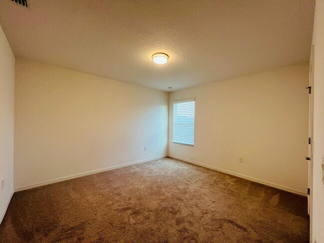 Building Photo - Luxury 5 Bedrooms 3 Bathrooms Single Family House For Rent