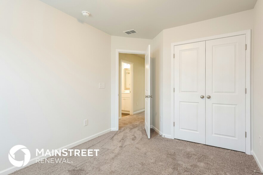 Building Photo - 647 Blossom Run