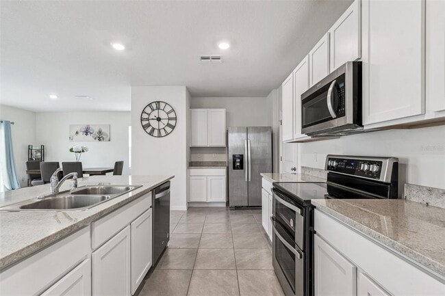 Building Photo - 5667 Chorleywood Ln