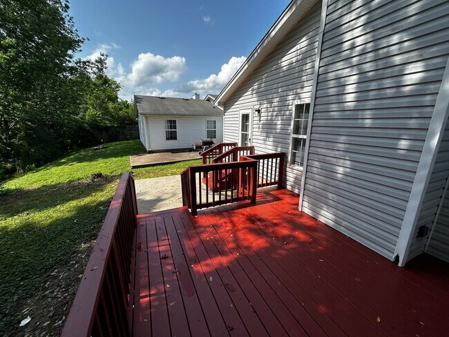 Building Photo - Nice ranch 3/2 with garage in Lavergne, Tn Just renovated