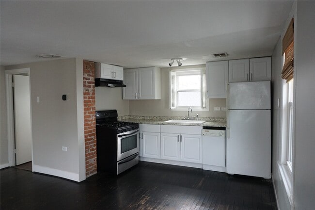 Building Photo - 1906 Ridgewood St