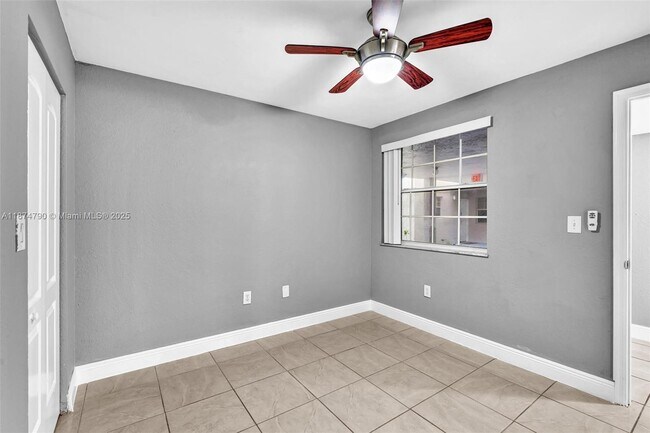 Building Photo - 2890 N Oakland Forest Dr