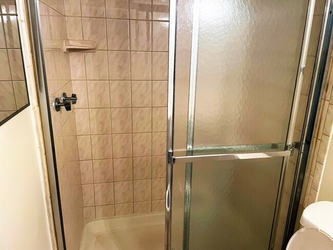 Bathroom - 10222 Prince Plz