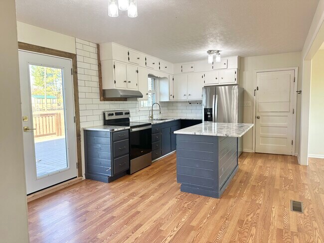 Building Photo - 3935 Elkton Trail