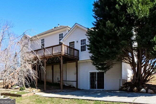 Building Photo - 301 Saddlewood Dr