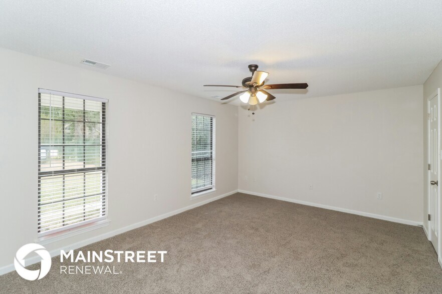 Building Photo - 7120 Oak Forest Dr