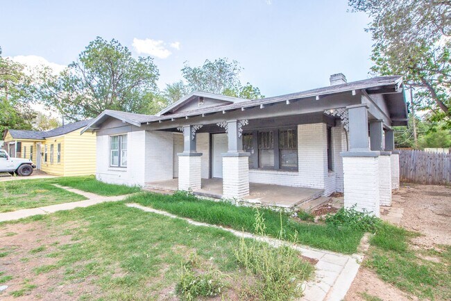 Building Photo - 1911 22nd St