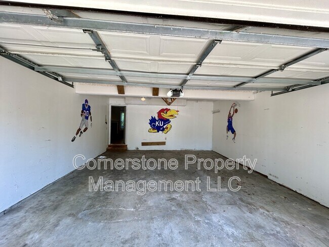 Building Photo - 2324 Ranch St