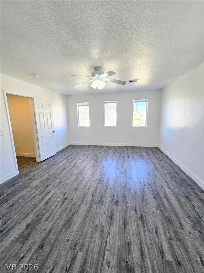 Building Photo - 7858 Warwickshire Way