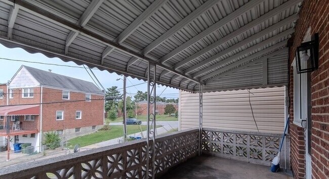 Building Photo - 3 Bedroom Home 21206