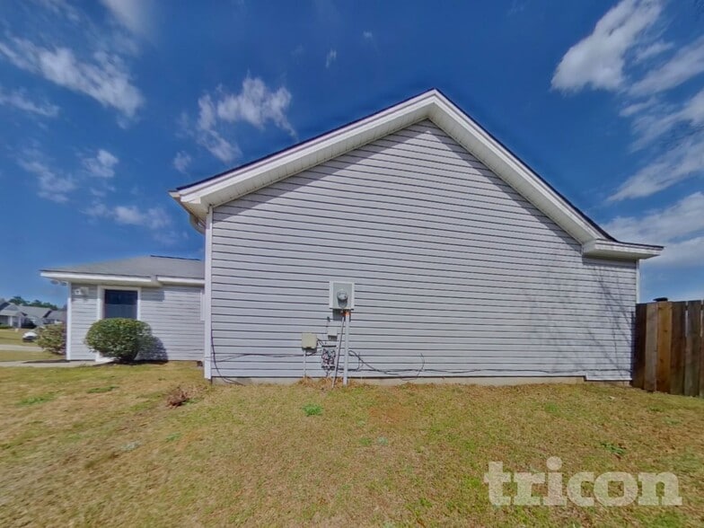 Building Photo - 279 Legend Oaks Dr