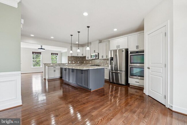 Building Photo - 10290 Greenspire Dr