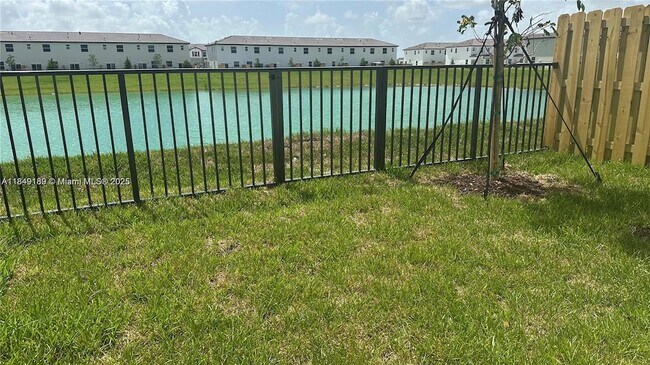 Building Photo - 2797 SE 25th Ave