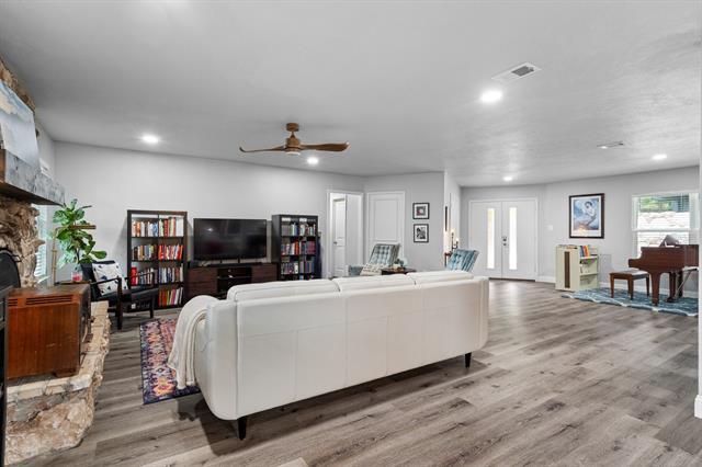 Building Photo - 3417 Shady Oaks Dr