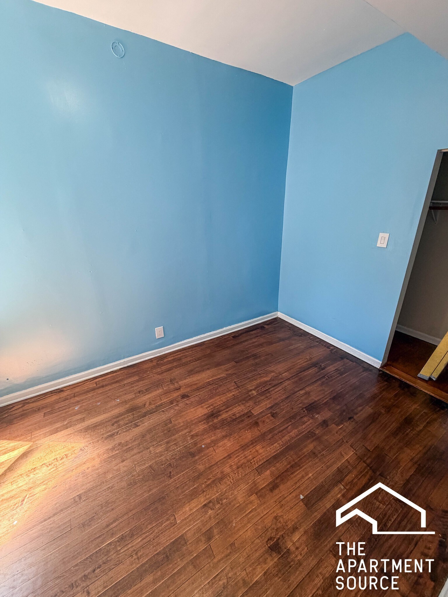 Building Photo - 1426 S Avers Ave