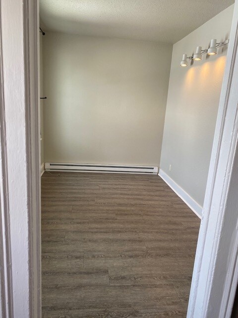 Building Photo - Main St