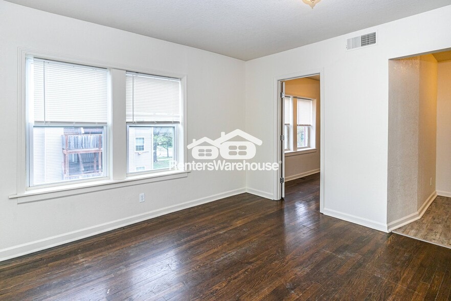 Primary Photo - 2912 Lockridge St