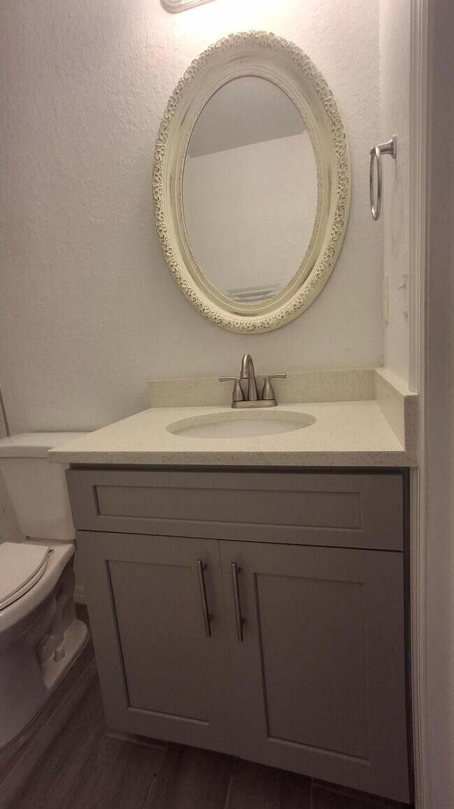 Building Photo - 19850 Eagle Dr