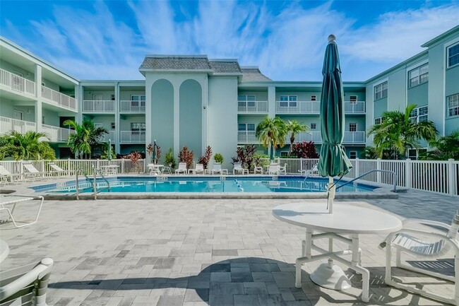Building Photo - 1706 Belleair Forest Dr