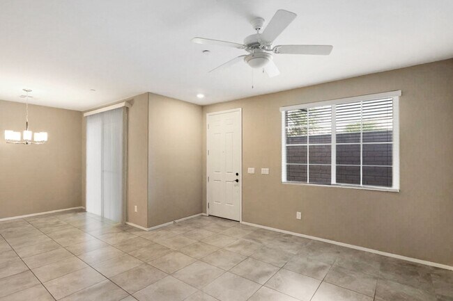 Building Photo - Beautiful Mountains Edge 3 Bedroom Townhome