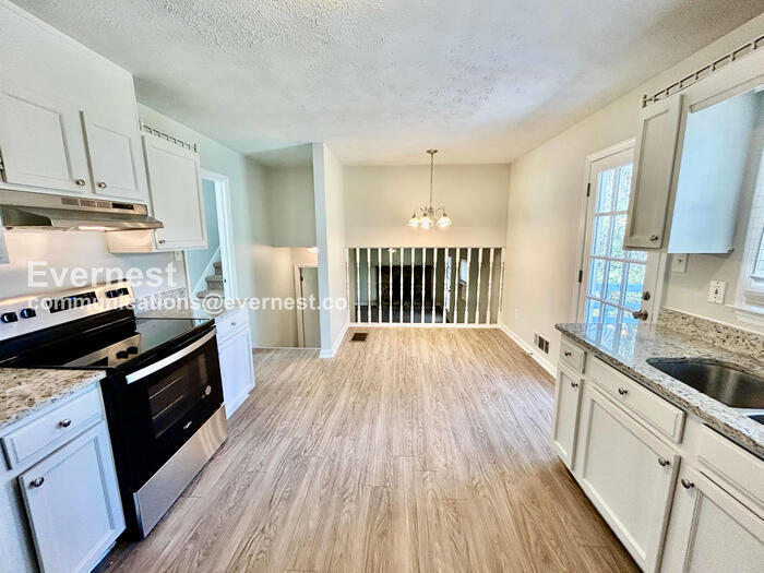 Building Photo - 280 Summer Pond Trail