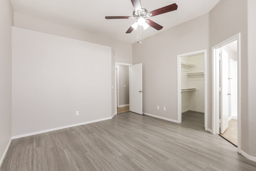 Building Photo - 2018 Annbriar Ave