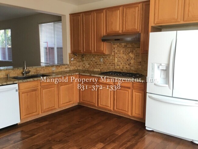 Building Photo - Beautiful 2-Bed, 2-Bath Home with Modern K...