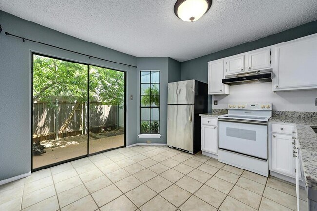 Building Photo - 1411 Gracy Farms Ln