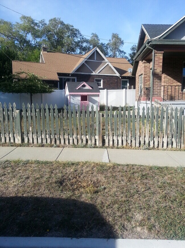 Building Photo - Charming Copperton 4 bedroom upgraded vintage home.