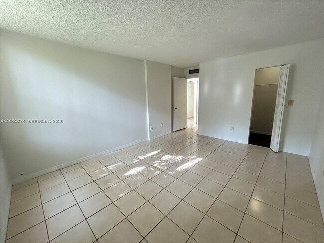 Building Photo - 14301 N Kendall Dr
