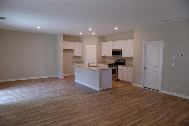 Building Photo - 4237 Waxwing St