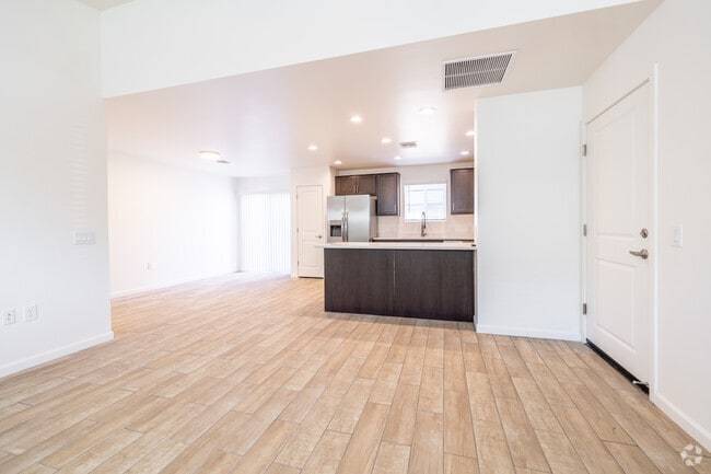 3BR, 2BA - 1,537SF - Living Room - Pantano Vista's