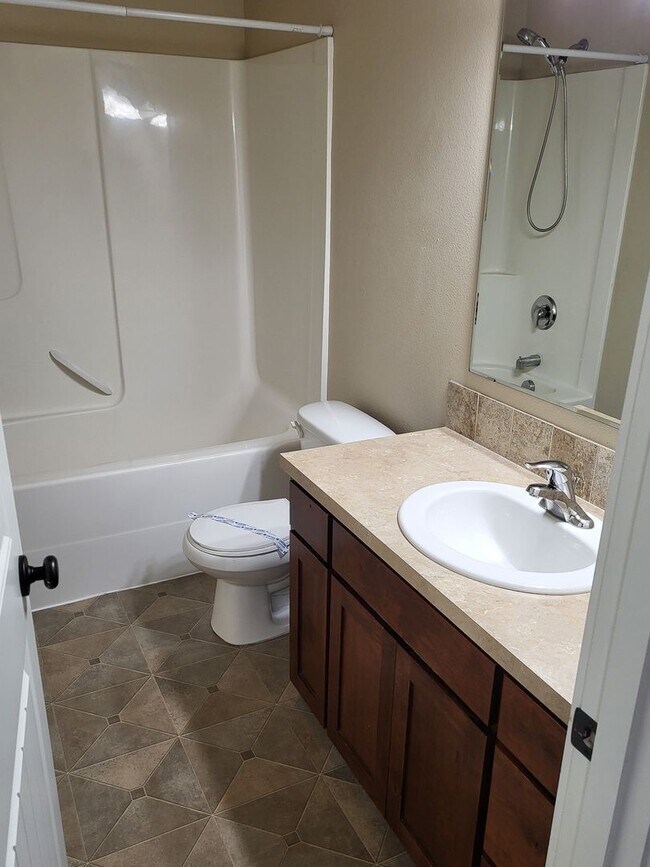 Building Photo - COLTON3607-3617